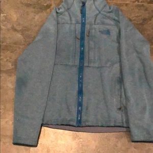 The North Face lightweight jacket. Gently used✌️